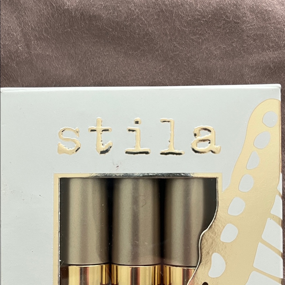 Stila Kiss Me Liquid Lipstick Set - Red and Pink - Picture 2 of 6